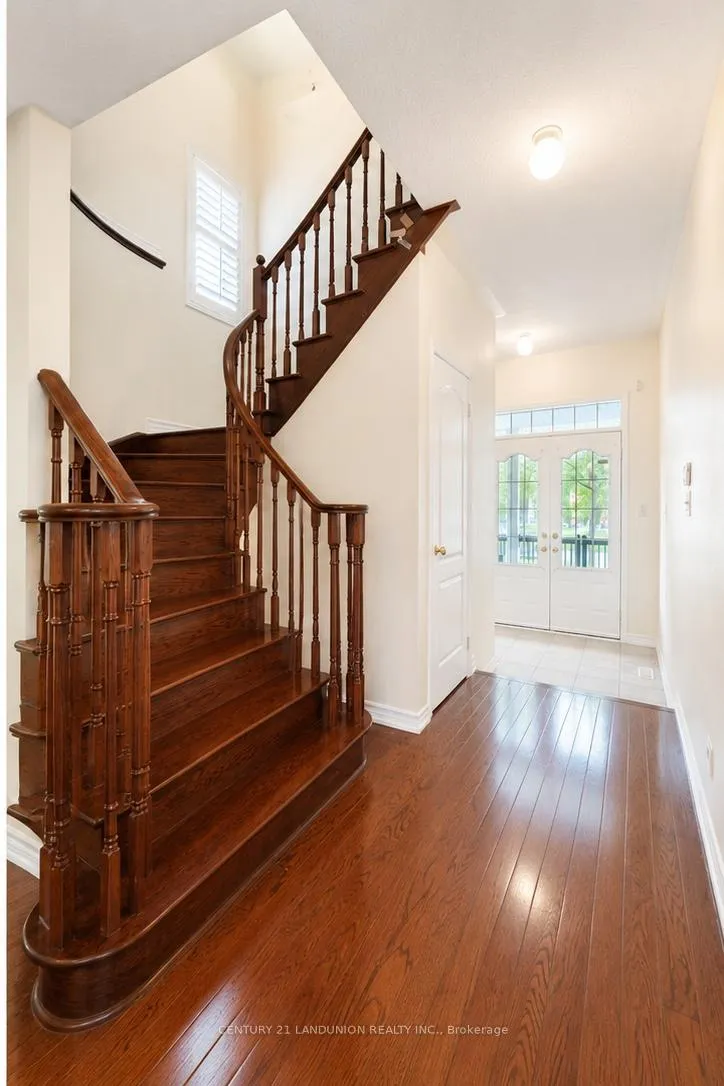 Photo 7 of 2238 Gladacres Lane, Oakville, Westmount — HOMEH