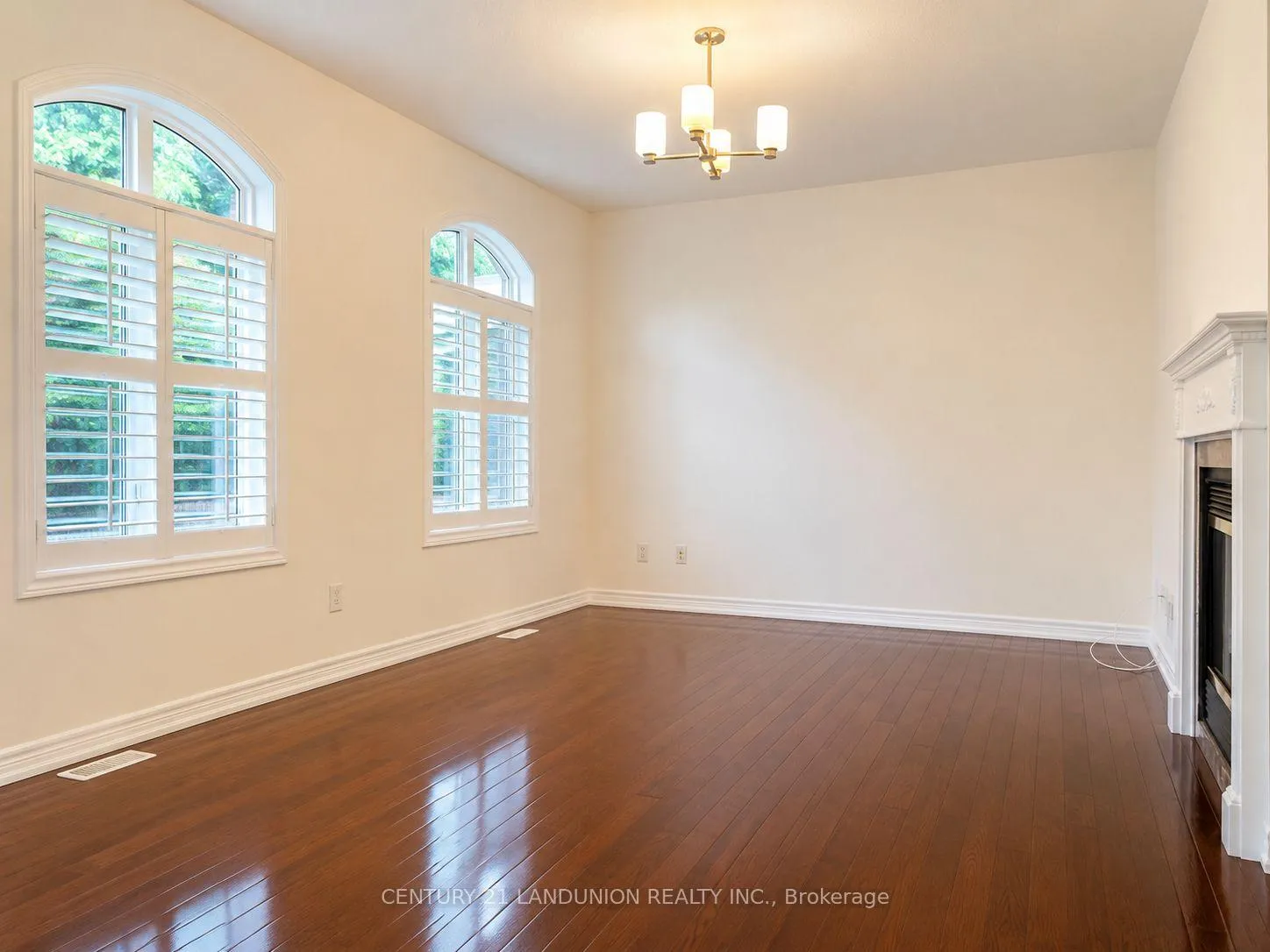 Photo 11 of 2238 Gladacres Lane, Oakville, Westmount — HOMEH