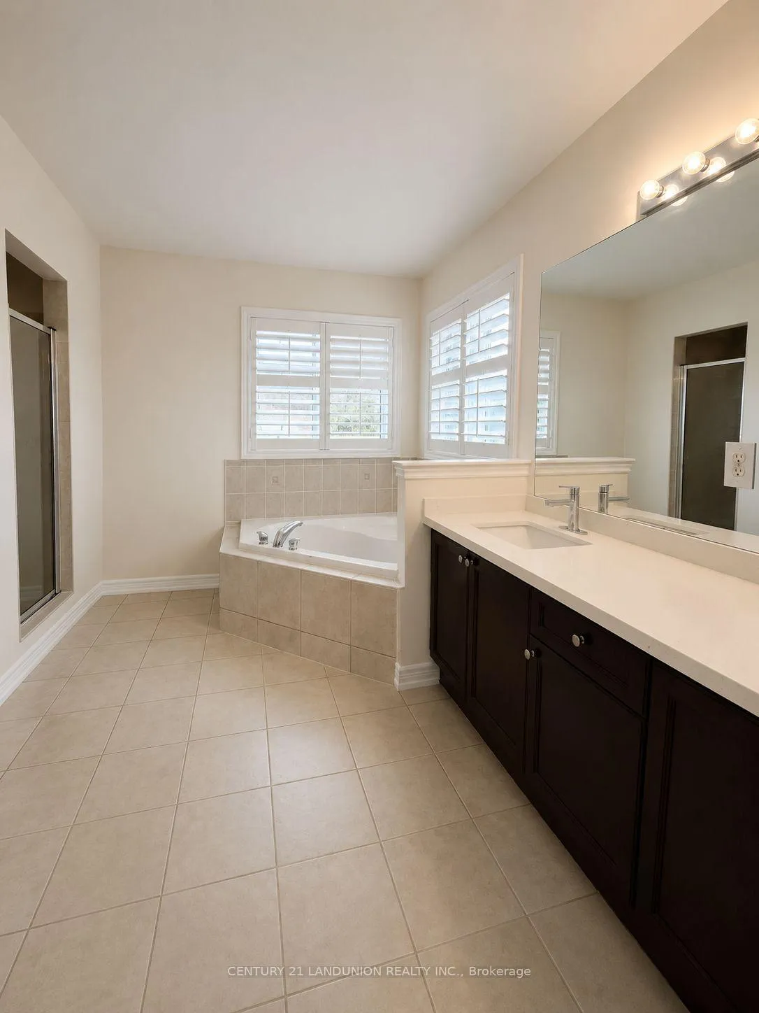 Photo 18 of 2238 Gladacres Lane, Oakville, Westmount — HOMEH