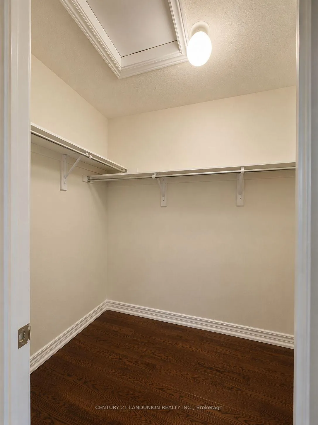 Photo 19 of 2238 Gladacres Lane, Oakville, Westmount — HOMEH