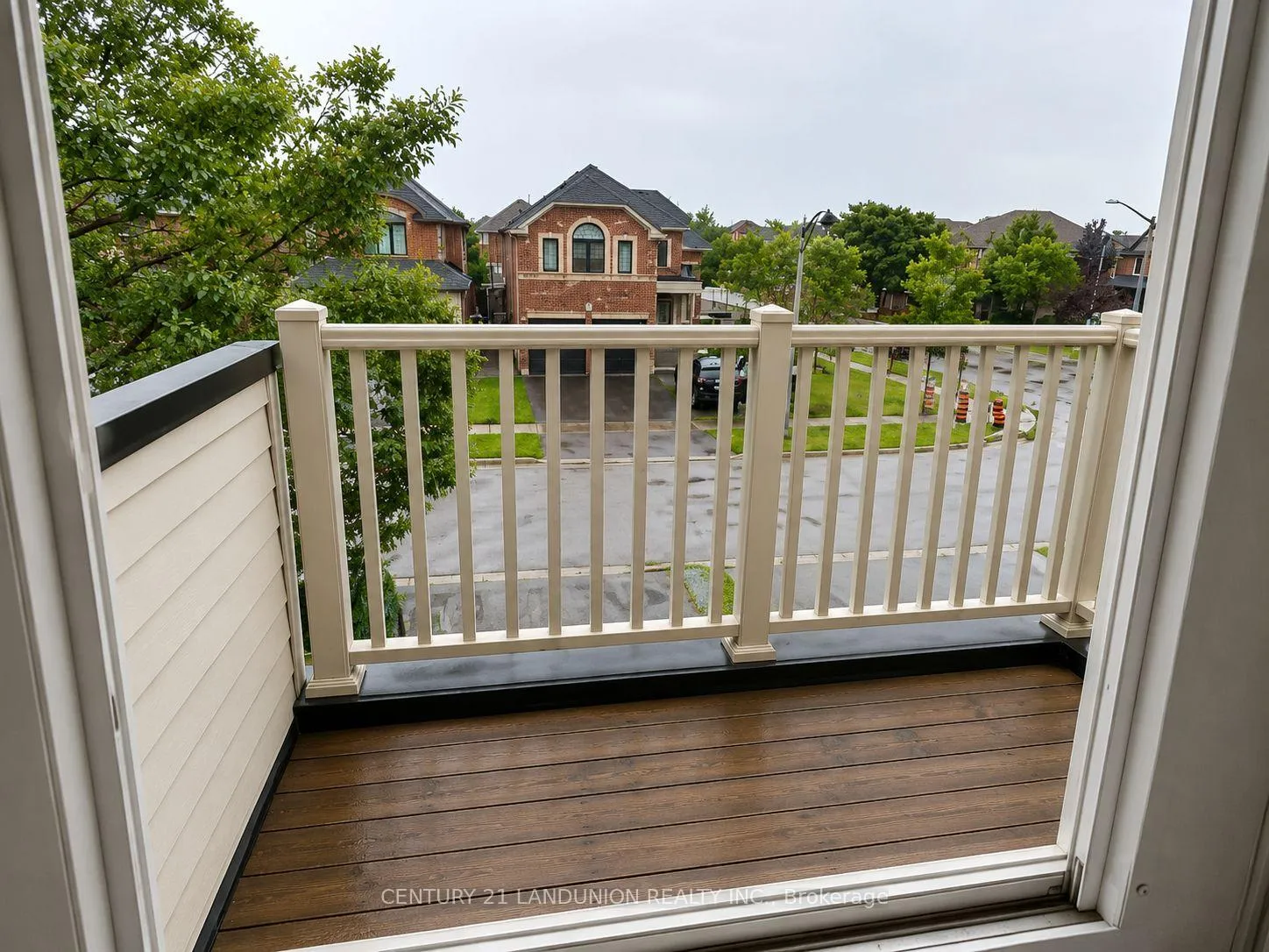 Photo 21 of 2238 Gladacres Lane, Oakville, Westmount — HOMEH