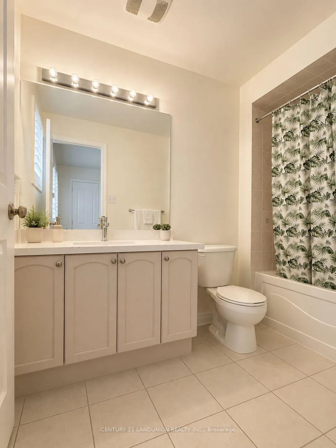 Photo 22 of 2238 Gladacres Lane, Oakville, Westmount — HOMEH
