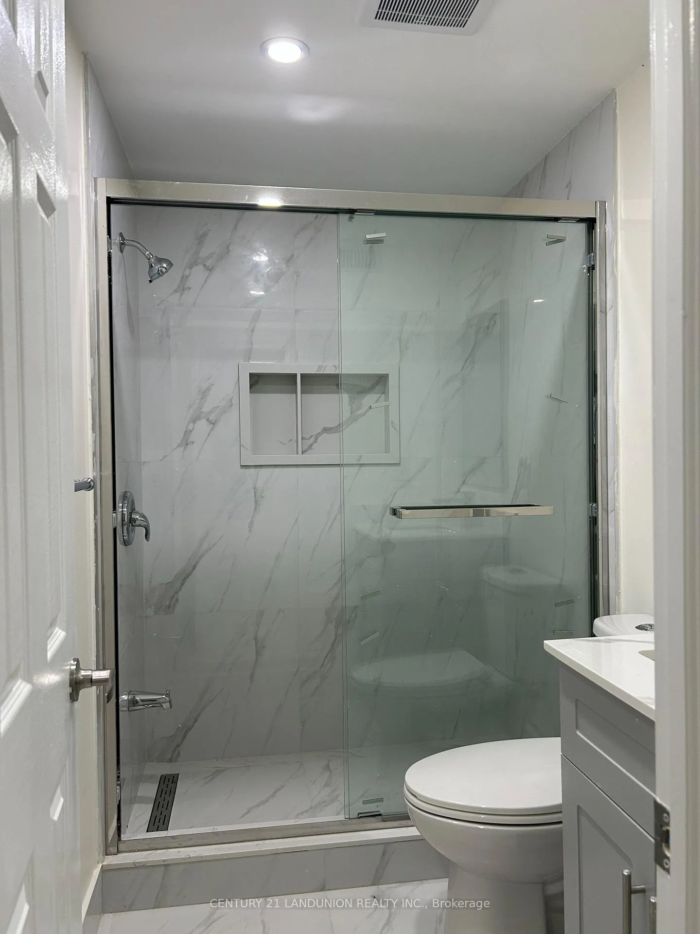 Photo 35 of 2238 Gladacres Lane, Oakville, Westmount — HOMEH