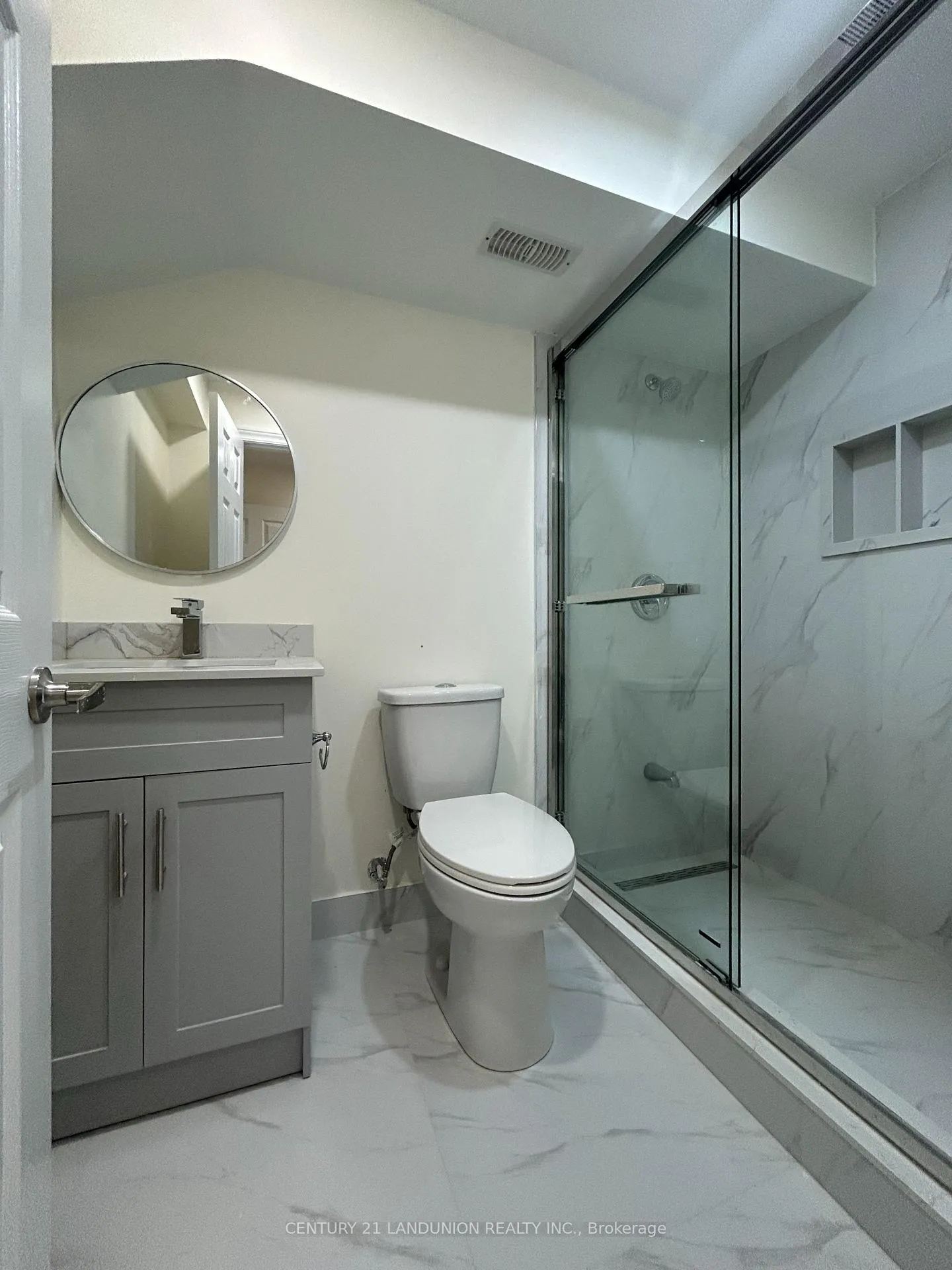 Photo 36 of 2238 Gladacres Lane, Oakville, Westmount — HOMEH