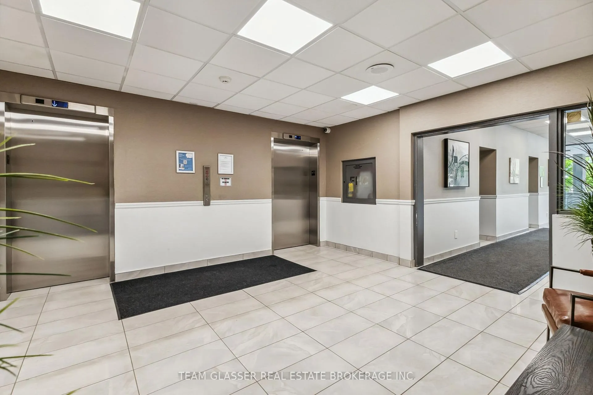 Photo 4 of Unit 409, 21 King Street, London, East K — HOMEH