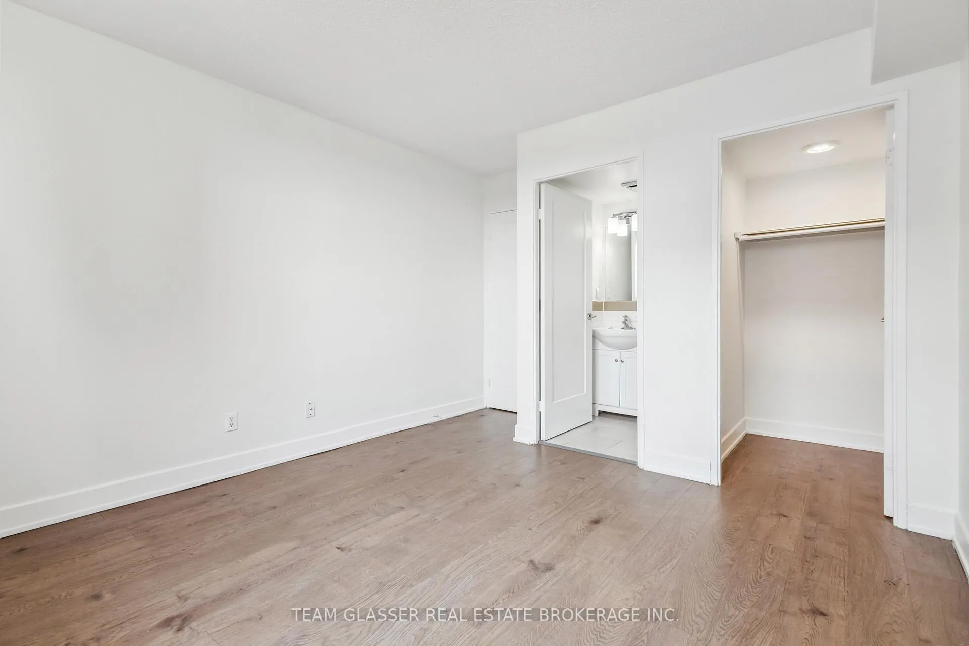 Photo 7 of Unit 409, 21 King Street, London, East K — HOMEH
