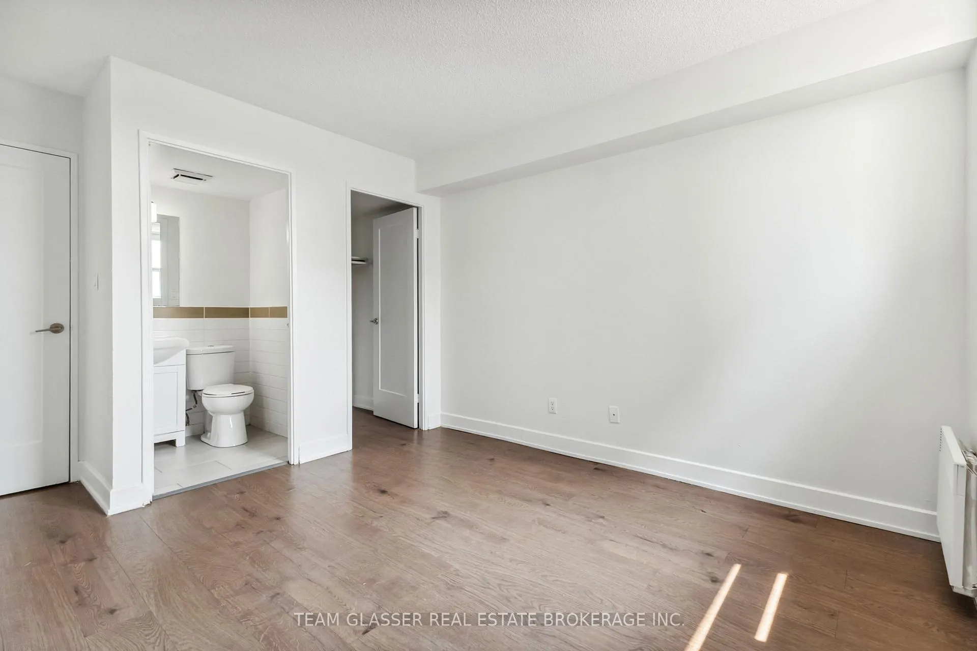 Photo 8 of Unit 409, 21 King Street, London, East K — HOMEH