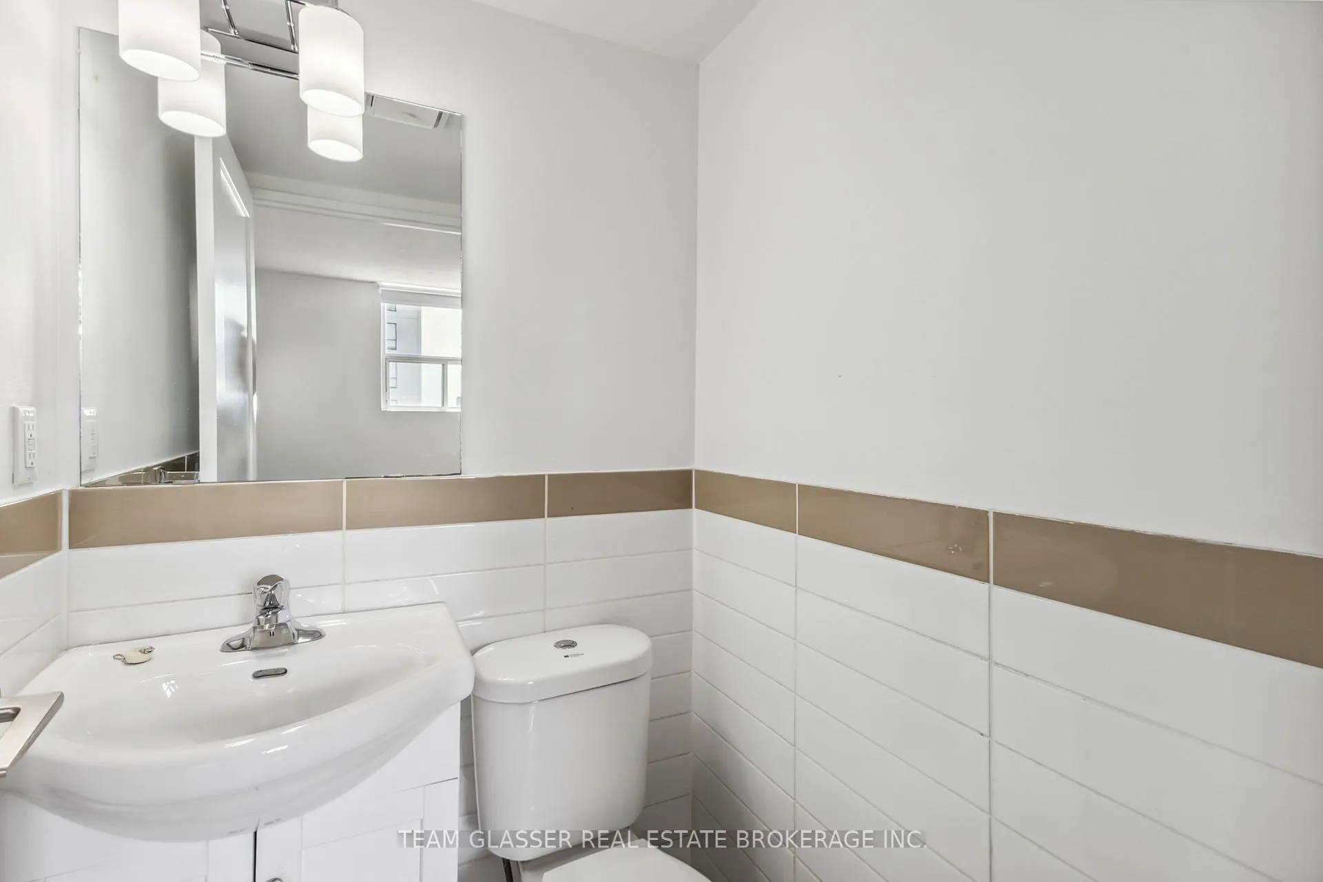 Photo 9 of Unit 409, 21 King Street, London, East K — HOMEH