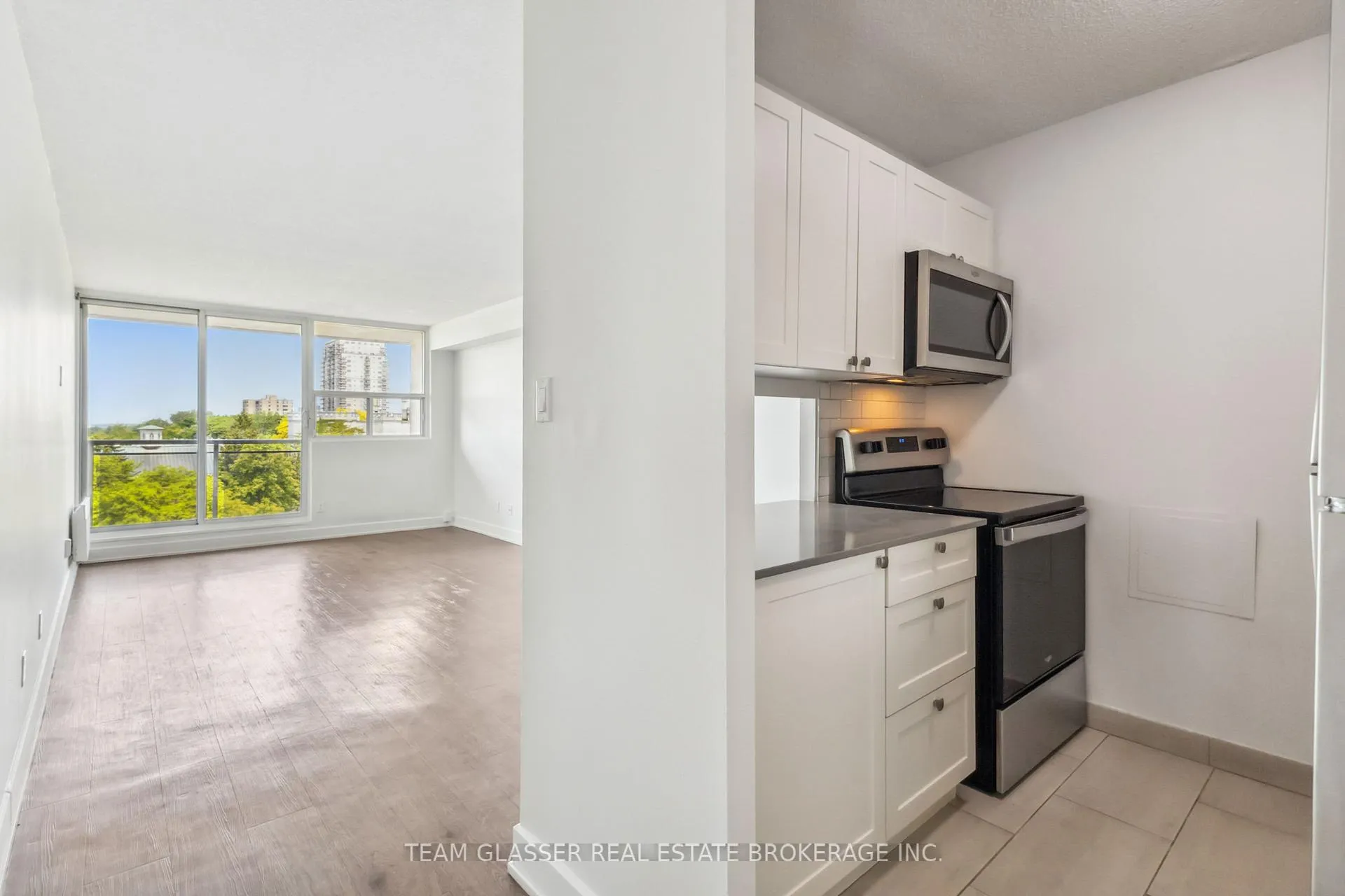 Photo 10 of Unit 409, 21 King Street, London, East K — HOMEH