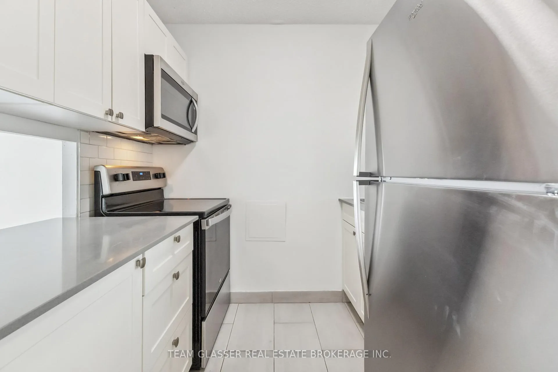 Photo 17 of Unit 409, 21 King Street, London, East K — HOMEH