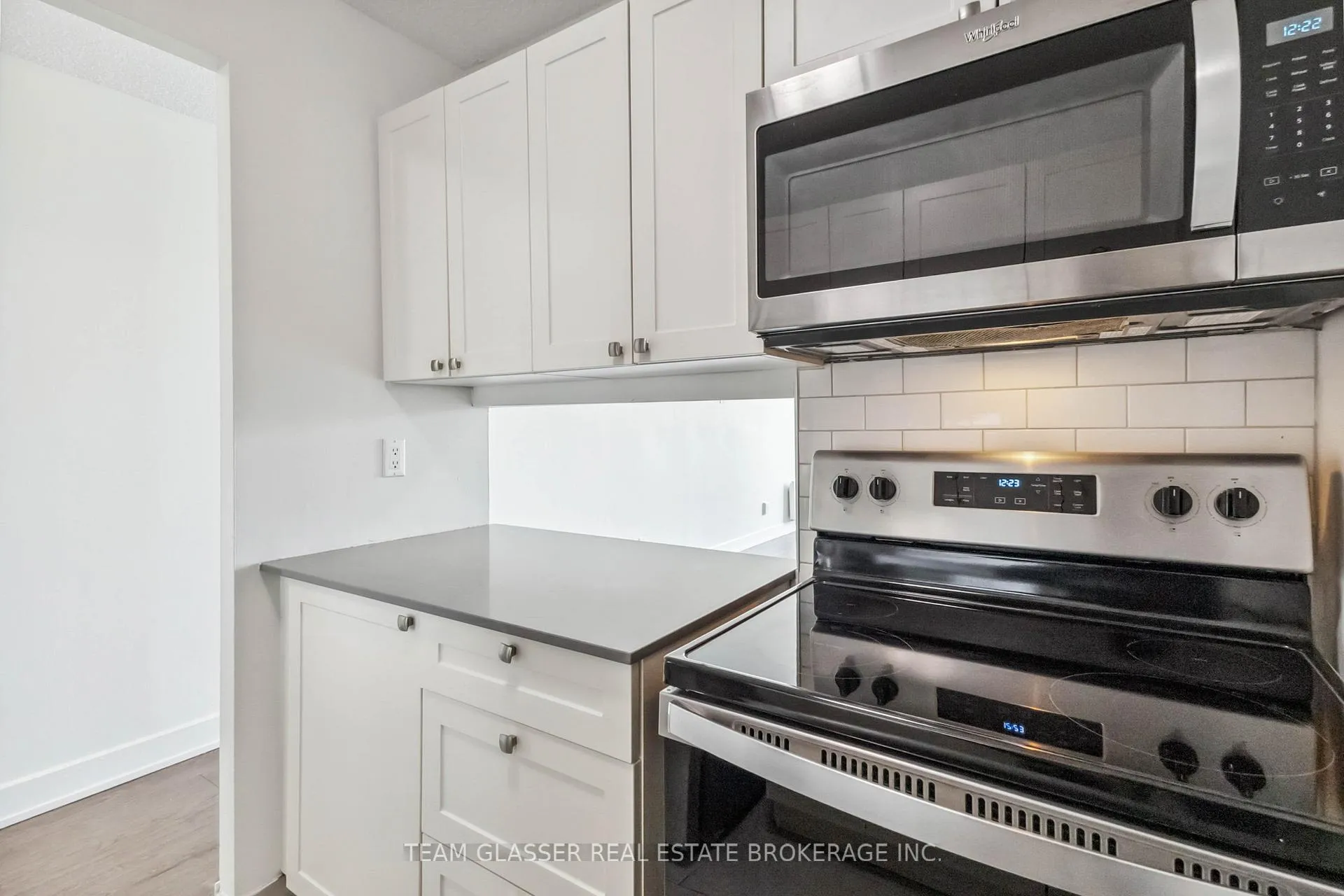 Photo 18 of Unit 409, 21 King Street, London, East K — HOMEH
