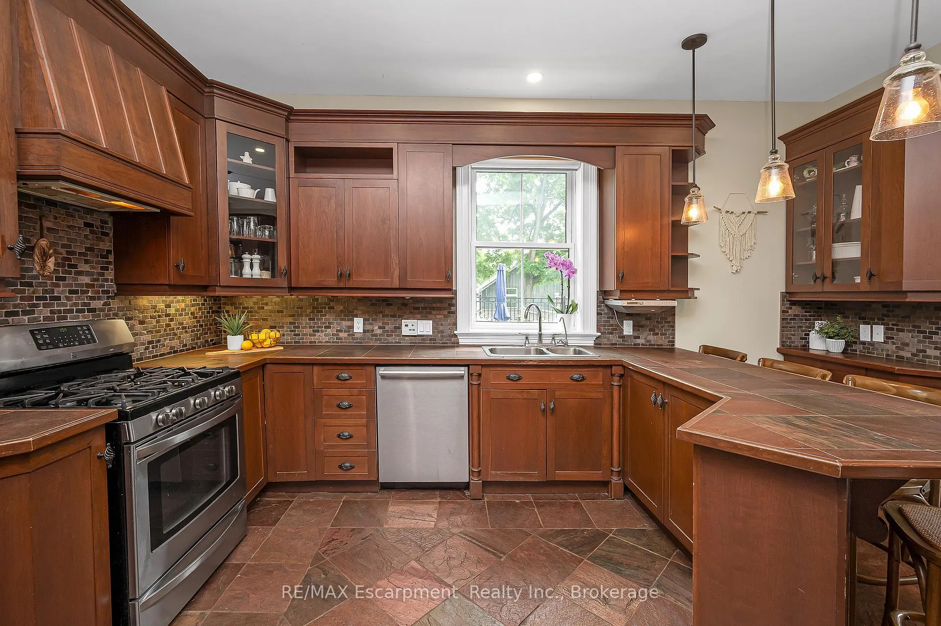 Photo 10 of 780 Old 8 Highway, Hamilton, Rockton — HOMEH