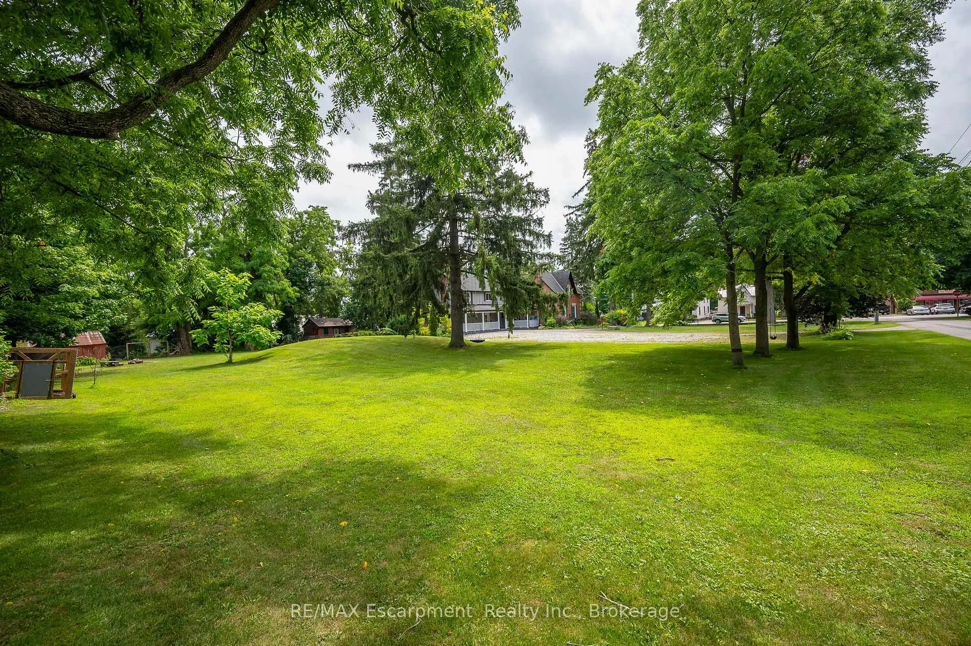 Photo 42 of 780 Old 8 Highway, Hamilton, Rockton — HOMEH