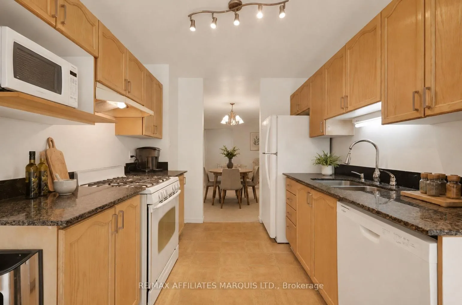Photo 9 of 58 Robarts Crescent, Ottawa, Kanata - Katimavik — HOMEH