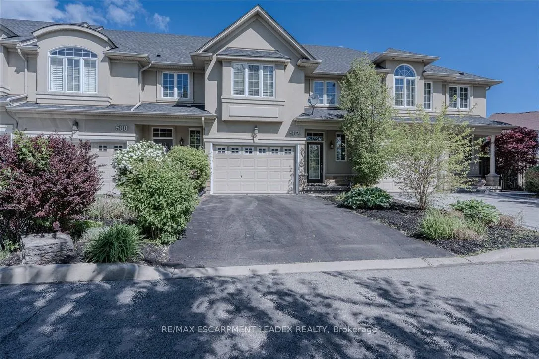Photo 1 of 582 Stonehenge Drive, Hamilton, Meadowlands — HOMEH