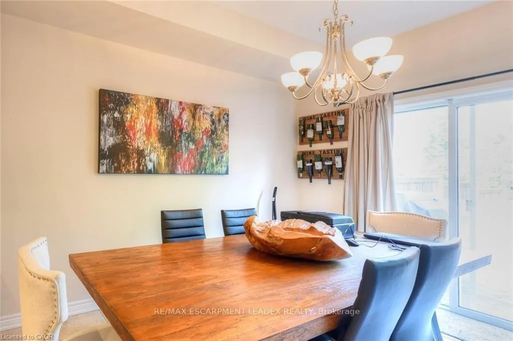Photo 14 of 582 Stonehenge Drive, Hamilton, Meadowlands — HOMEH
