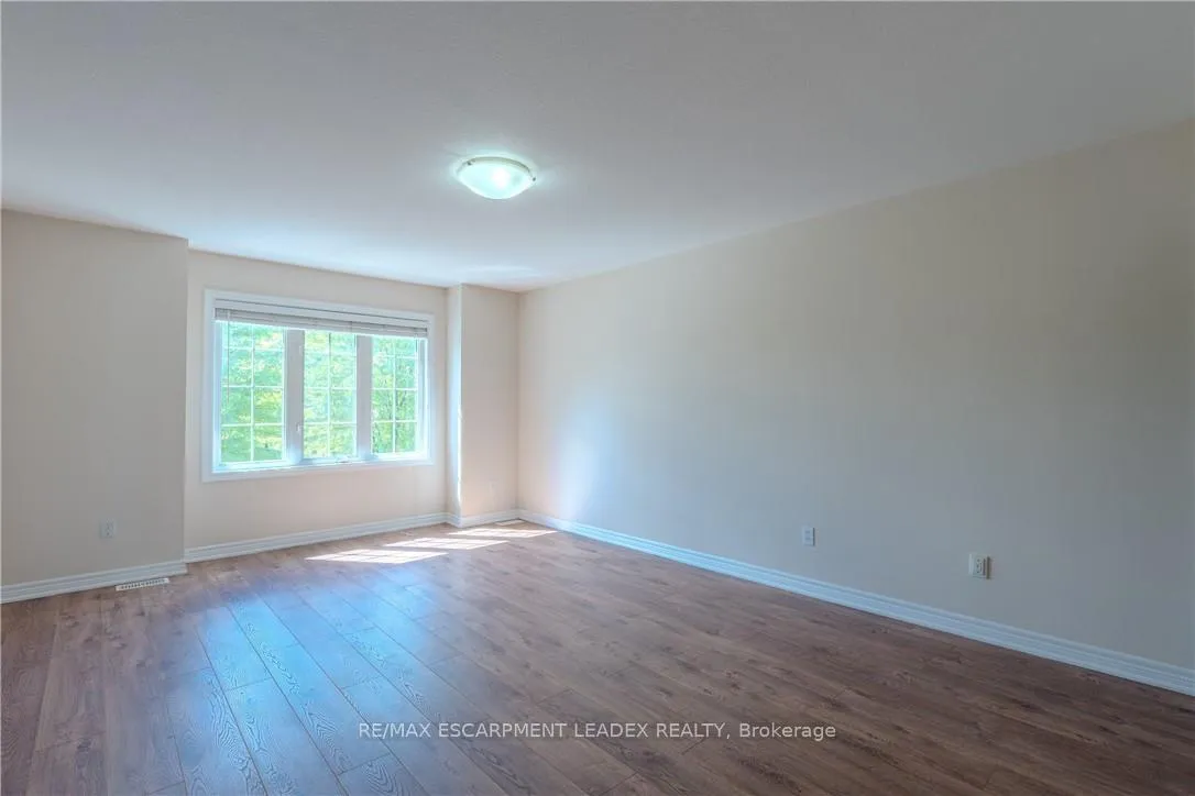 Photo 20 of 582 Stonehenge Drive, Hamilton, Meadowlands — HOMEH