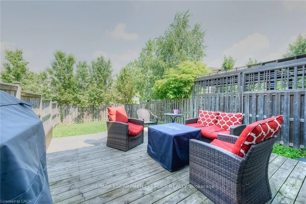 Photo 30 of 582 Stonehenge Drive, Hamilton, Meadowlands — HOMEH