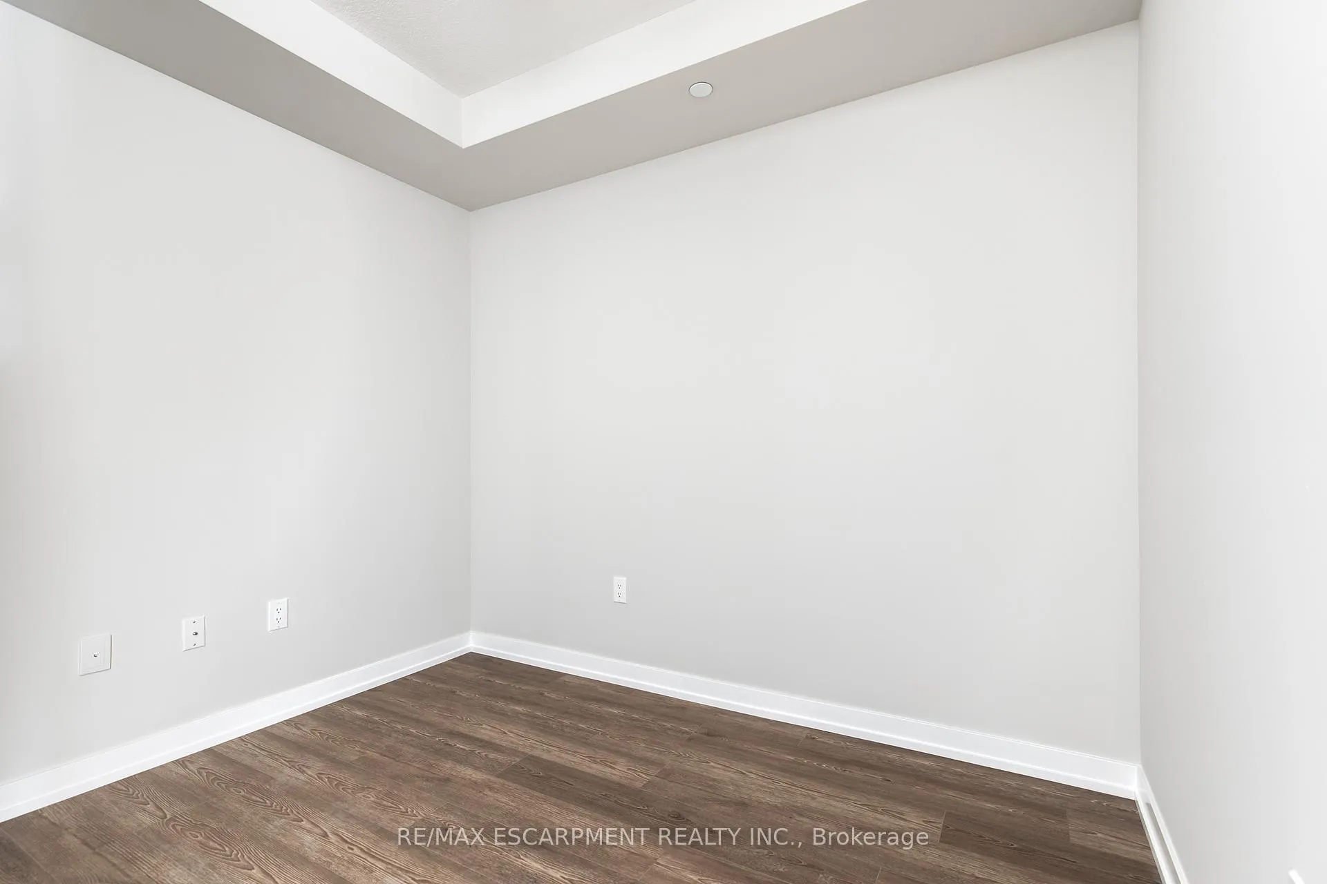 Photo 4 of Unit 304, 870 Queenston Road, Hamilton, Stoney Creek — HOMEH