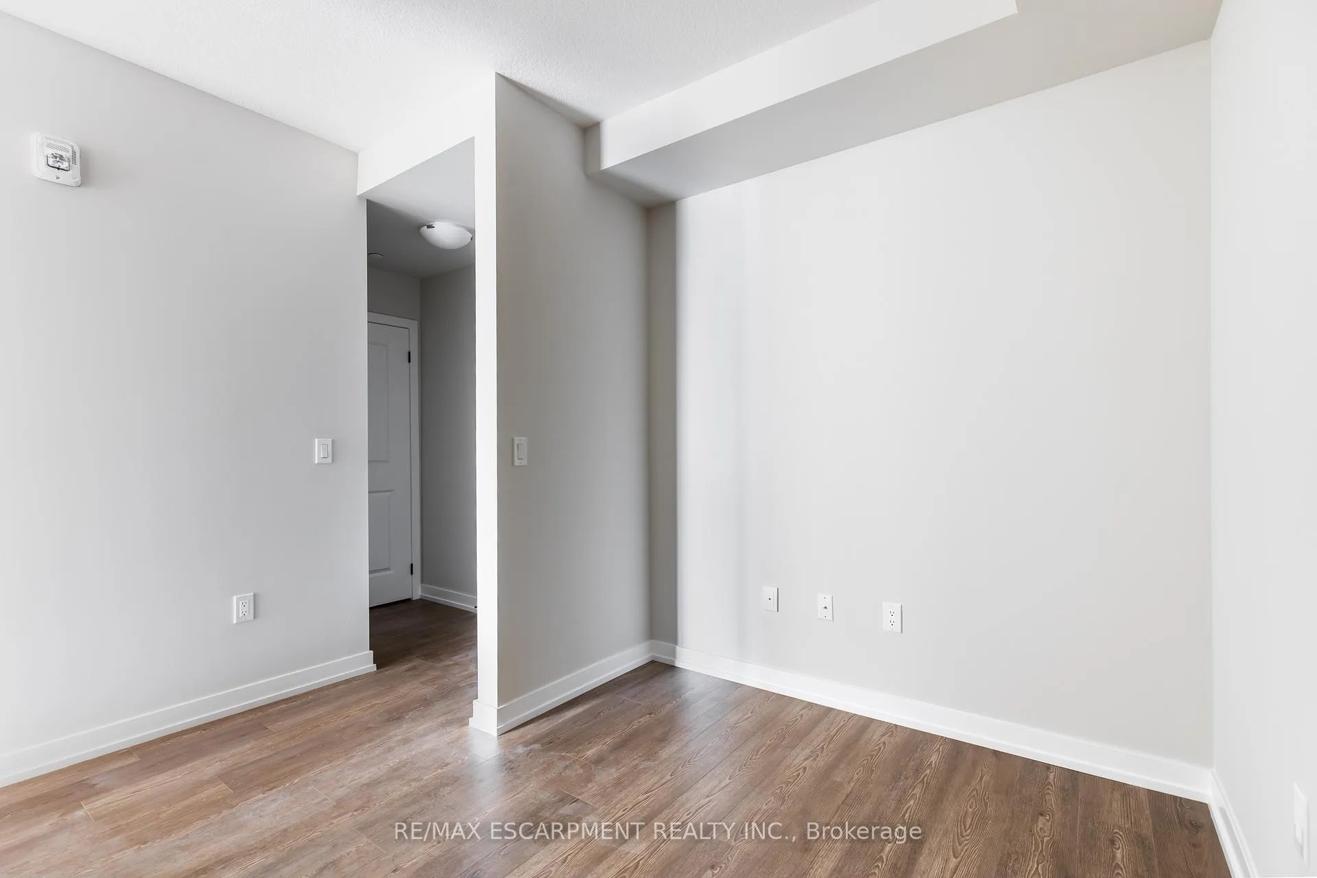 Photo 5 of Unit 304, 870 Queenston Road, Hamilton, Stoney Creek — HOMEH