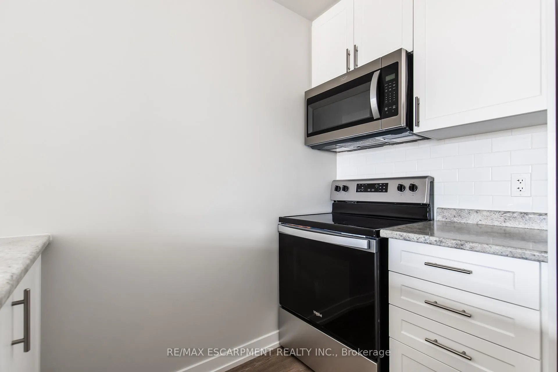 Photo 12 of Unit 304, 870 Queenston Road, Hamilton, Stoney Creek — HOMEH