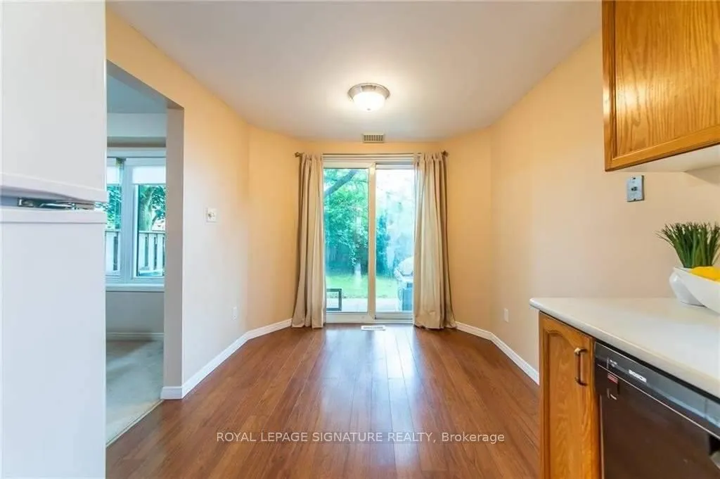 Photo 5 of 426 Downsview Place, Waterloo, Bridgeport — HOMEH