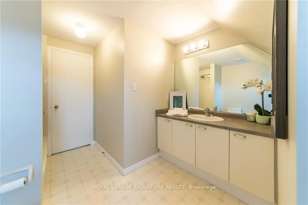 Photo 11 of 426 Downsview Place, Waterloo, Bridgeport — HOMEH