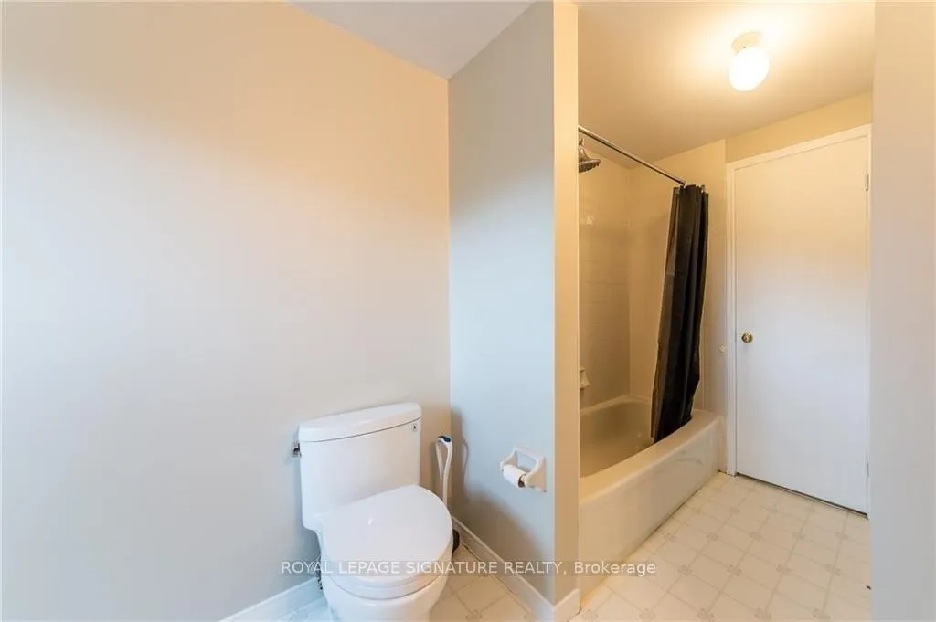 Photo 12 of 426 Downsview Place, Waterloo, Bridgeport — HOMEH
