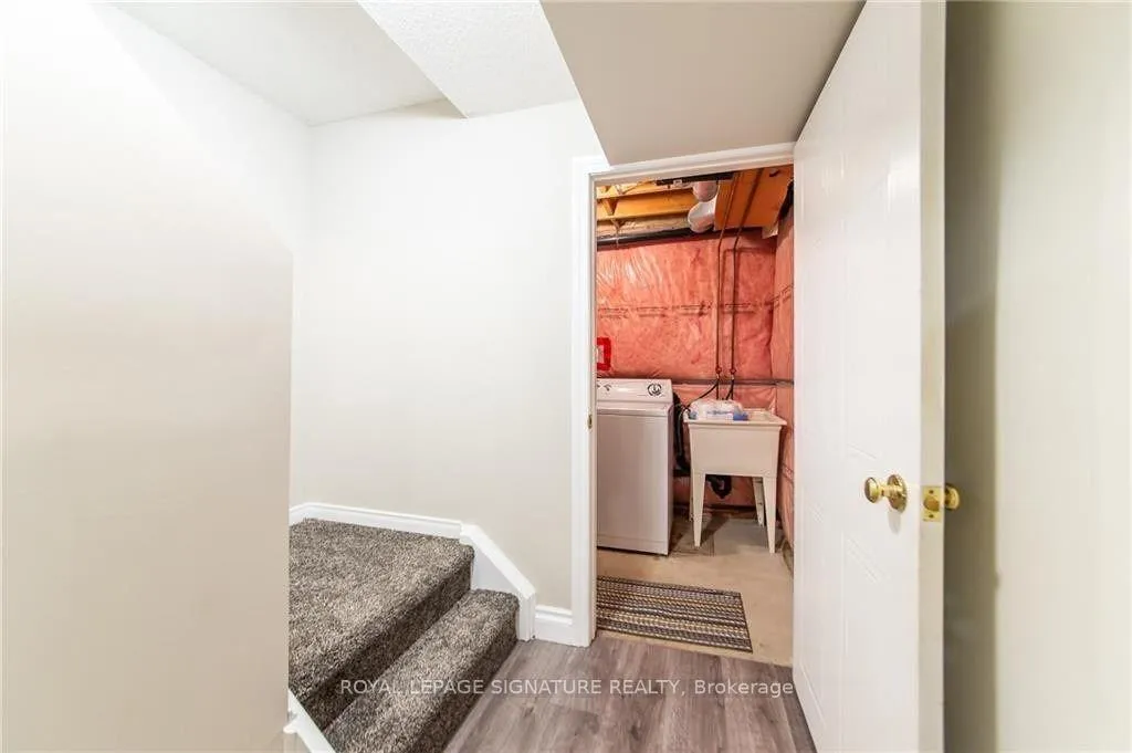 Photo 13 of 426 Downsview Place, Waterloo, Bridgeport — HOMEH
