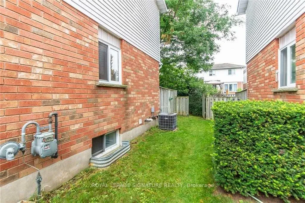 Photo 17 of 426 Downsview Place, Waterloo, Bridgeport — HOMEH
