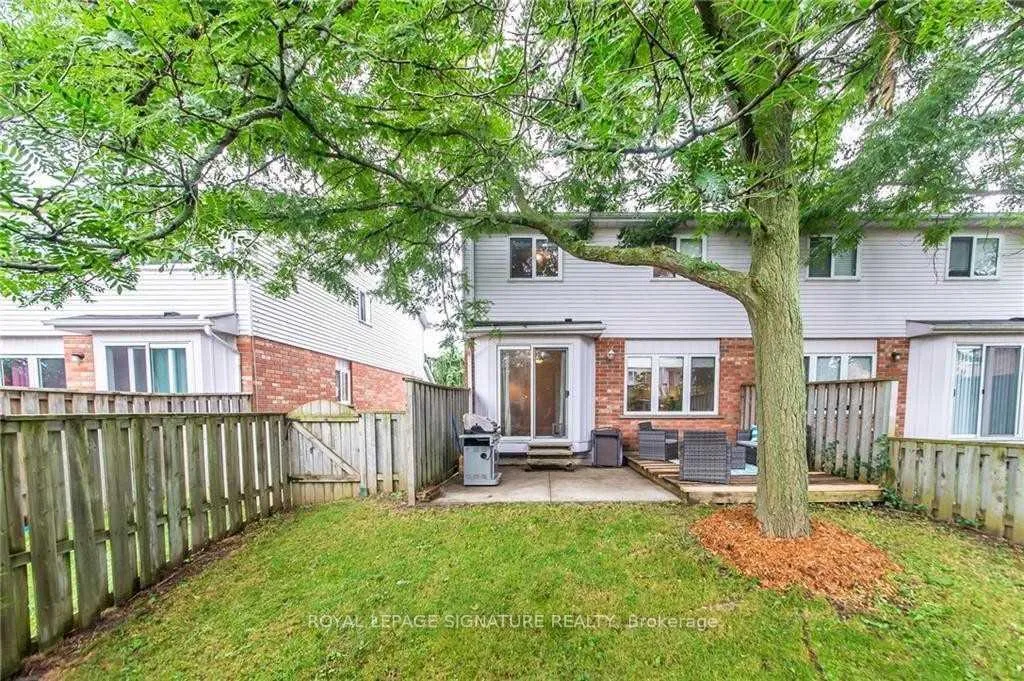 Photo 18 of 426 Downsview Place, Waterloo, Bridgeport — HOMEH