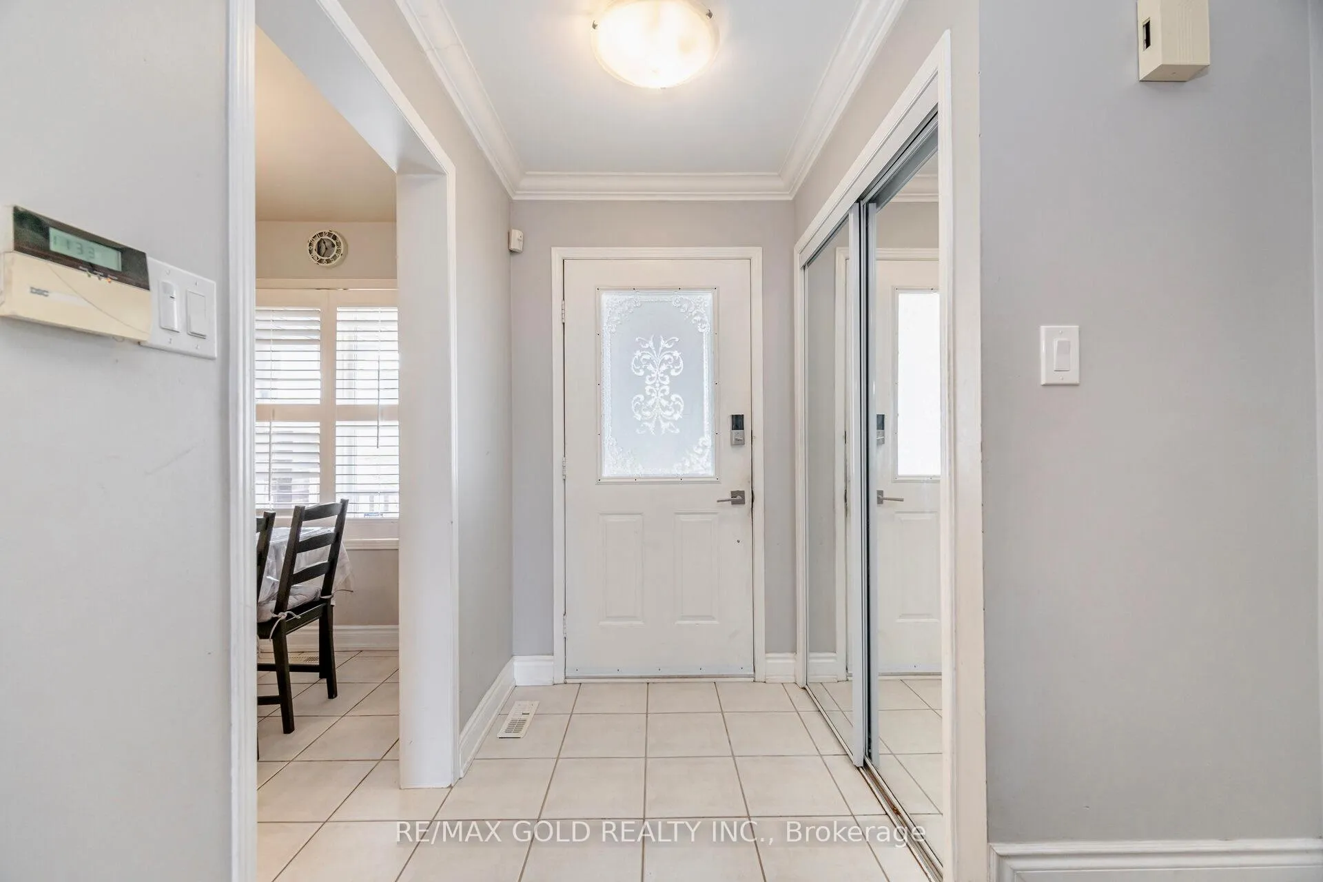 Photo 4 of 5352 Bushelgrove Circle, Mississauga, Central Erin Mills — HOMEH