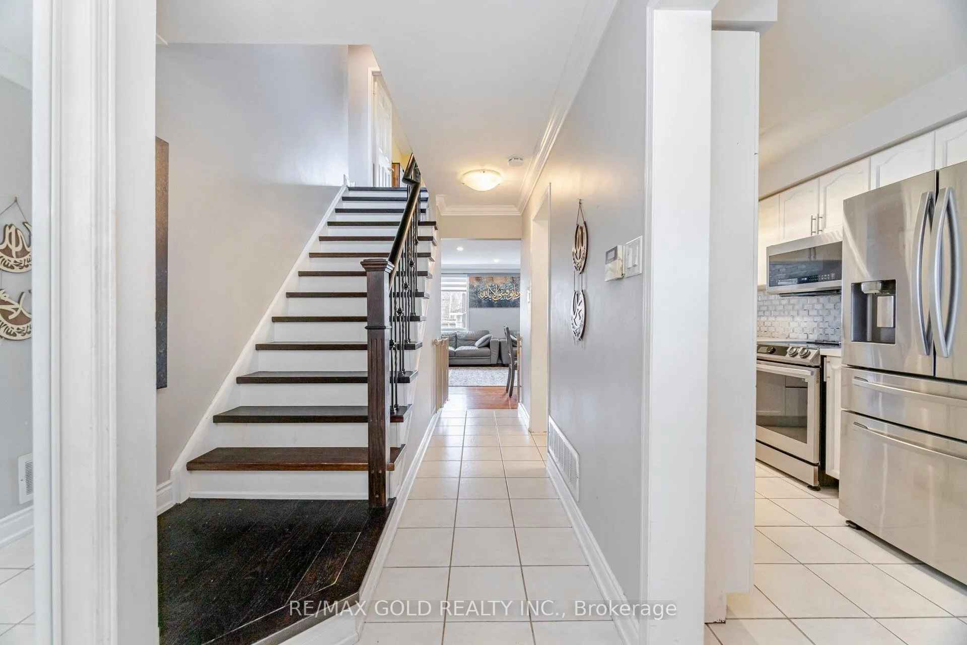 Photo 5 of 5352 Bushelgrove Circle, Mississauga, Central Erin Mills — HOMEH