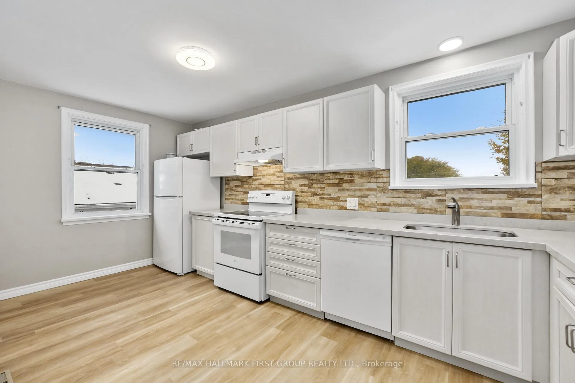 Photo 7 of Unit Upper, 176 Sydenham Street, Cobourg — HOMEH