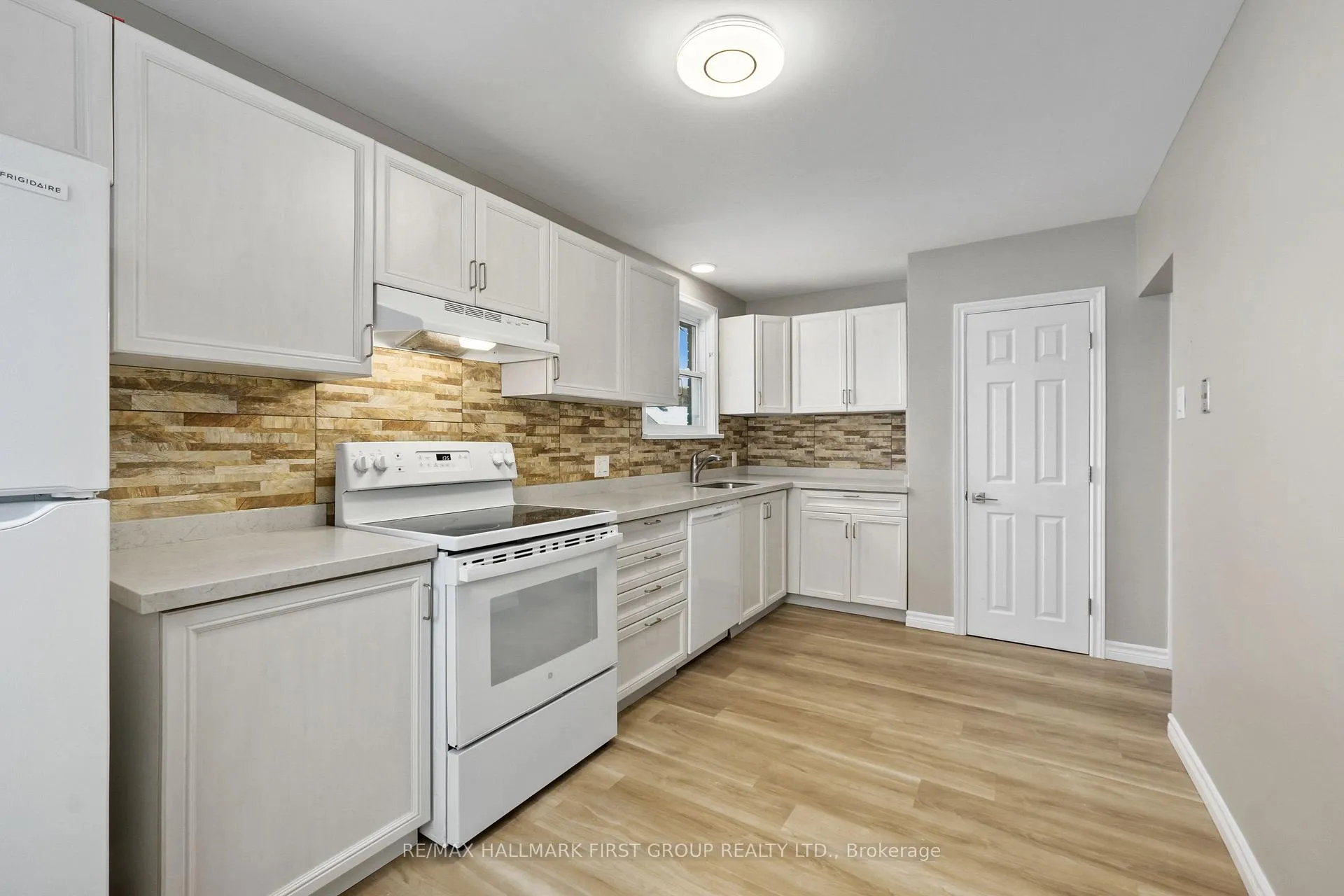 Photo 8 of Unit Upper, 176 Sydenham Street, Cobourg — HOMEH