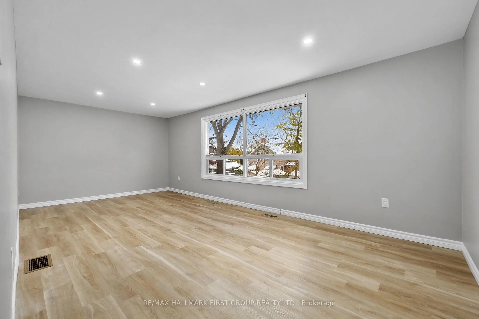Photo 13 of Unit Upper, 176 Sydenham Street, Cobourg — HOMEH