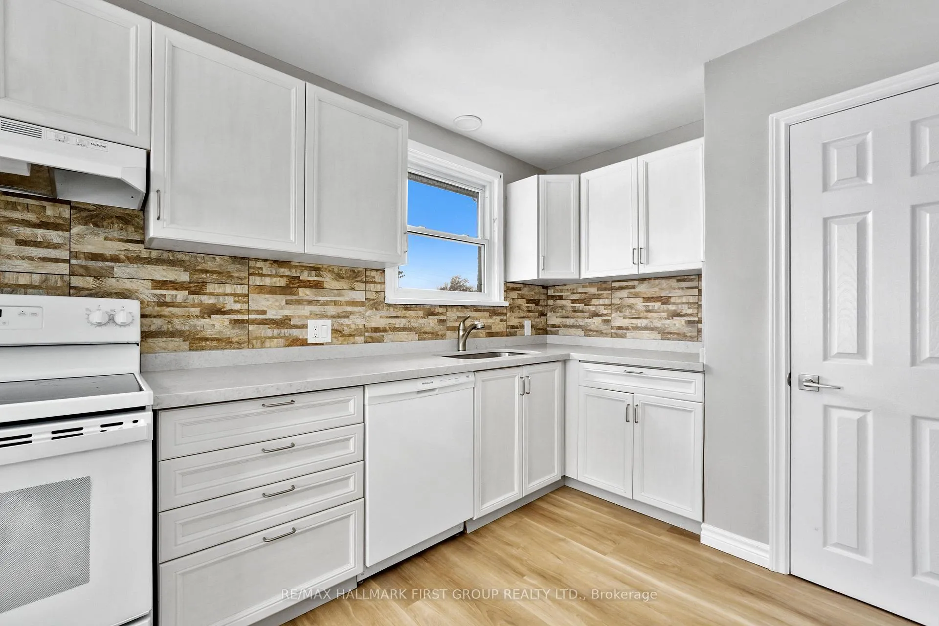 Photo 19 of Unit Upper, 176 Sydenham Street, Cobourg — HOMEH