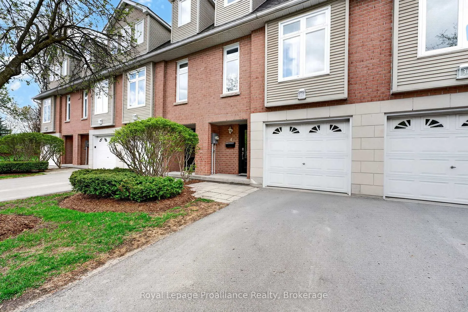 Photo 2 of Unit 4, 9 Progress Avenue, Belleville, Belleville Ward — HOMEH