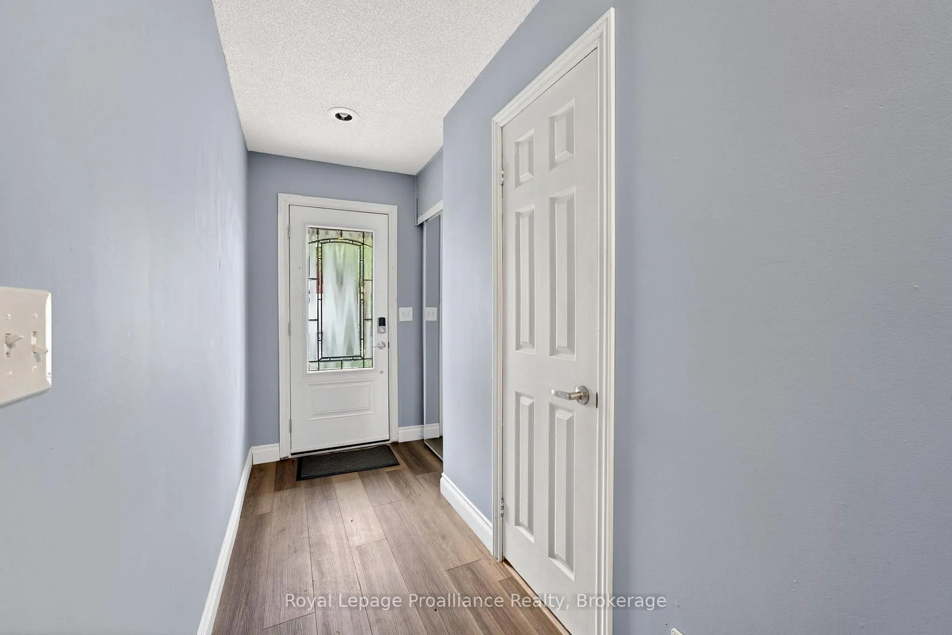 Photo 4 of Unit 4, 9 Progress Avenue, Belleville, Belleville Ward — HOMEH