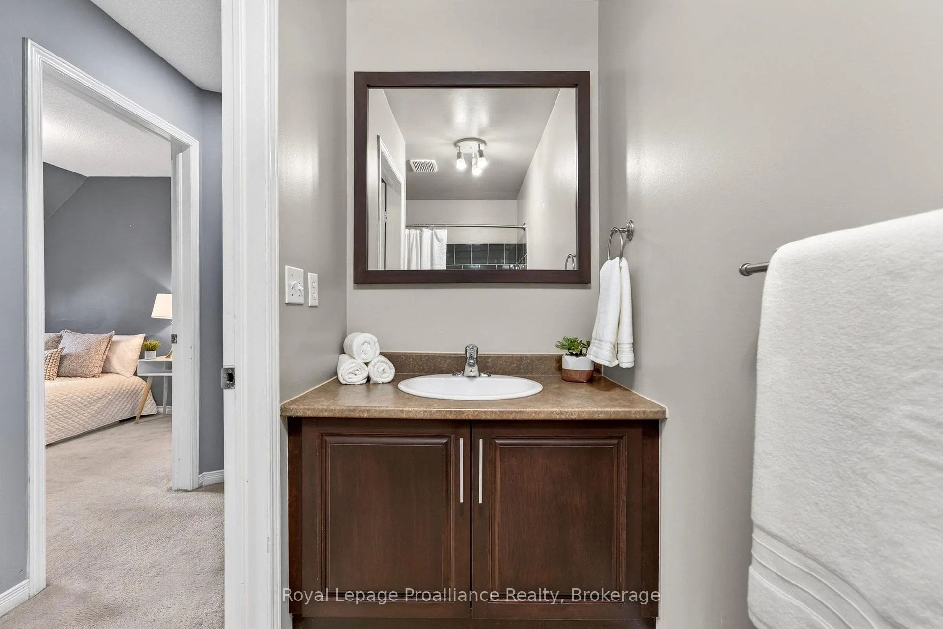 Photo 24 of Unit 4, 9 Progress Avenue, Belleville, Belleville Ward — HOMEH
