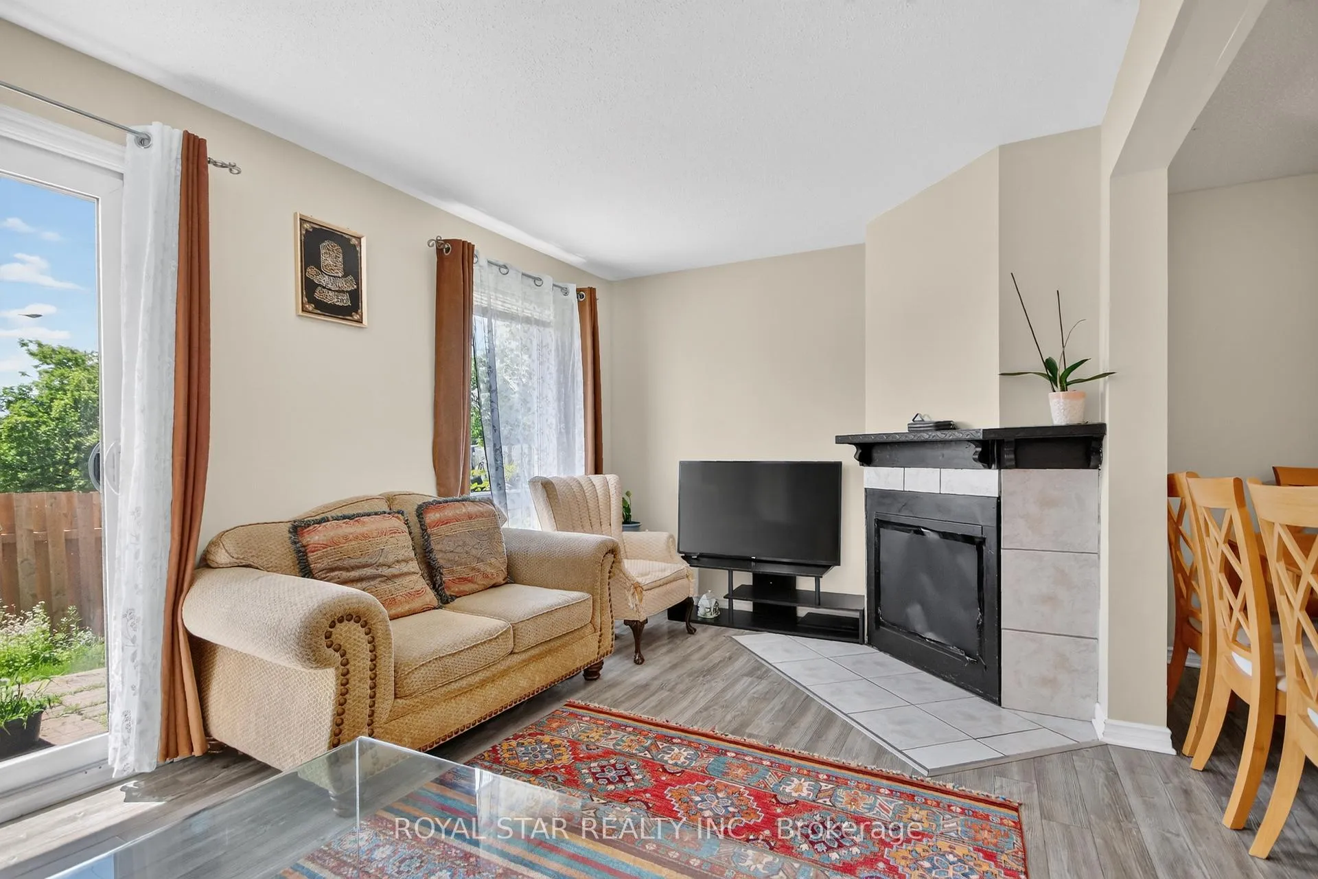 Photo 6 of Unit 5, 3333 Mccarthy Road, Ottawa, Hunt Club/Western Community — HOMEH