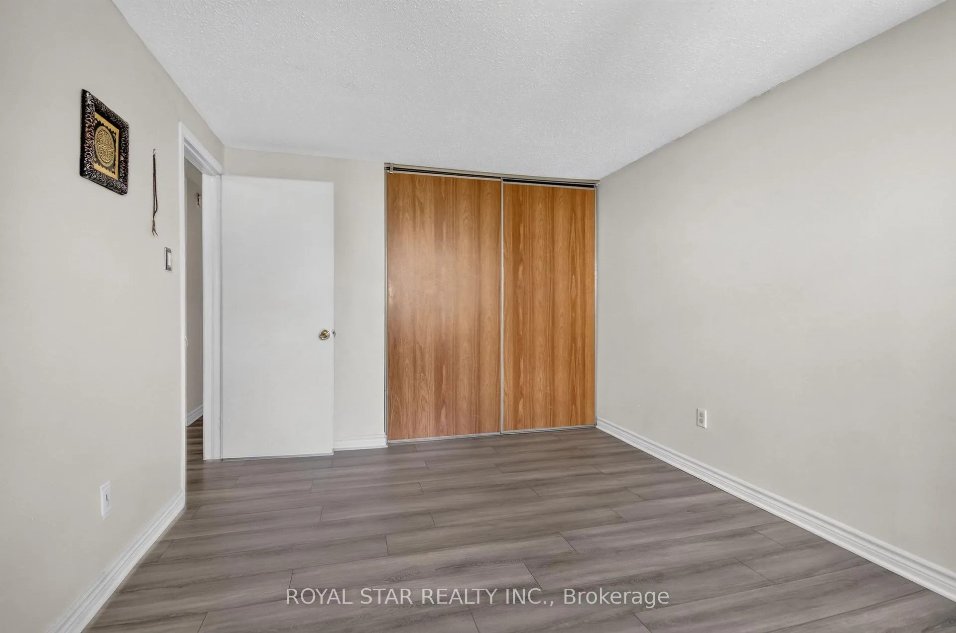 Photo 23 of Unit 5, 3333 Mccarthy Road, Ottawa, Hunt Club/Western Community — HOMEH