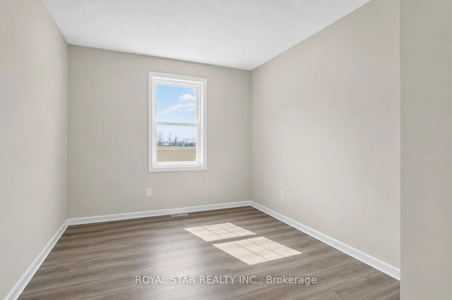 Photo 26 of Unit 5, 3333 Mccarthy Road, Ottawa, Hunt Club/Western Community — HOMEH