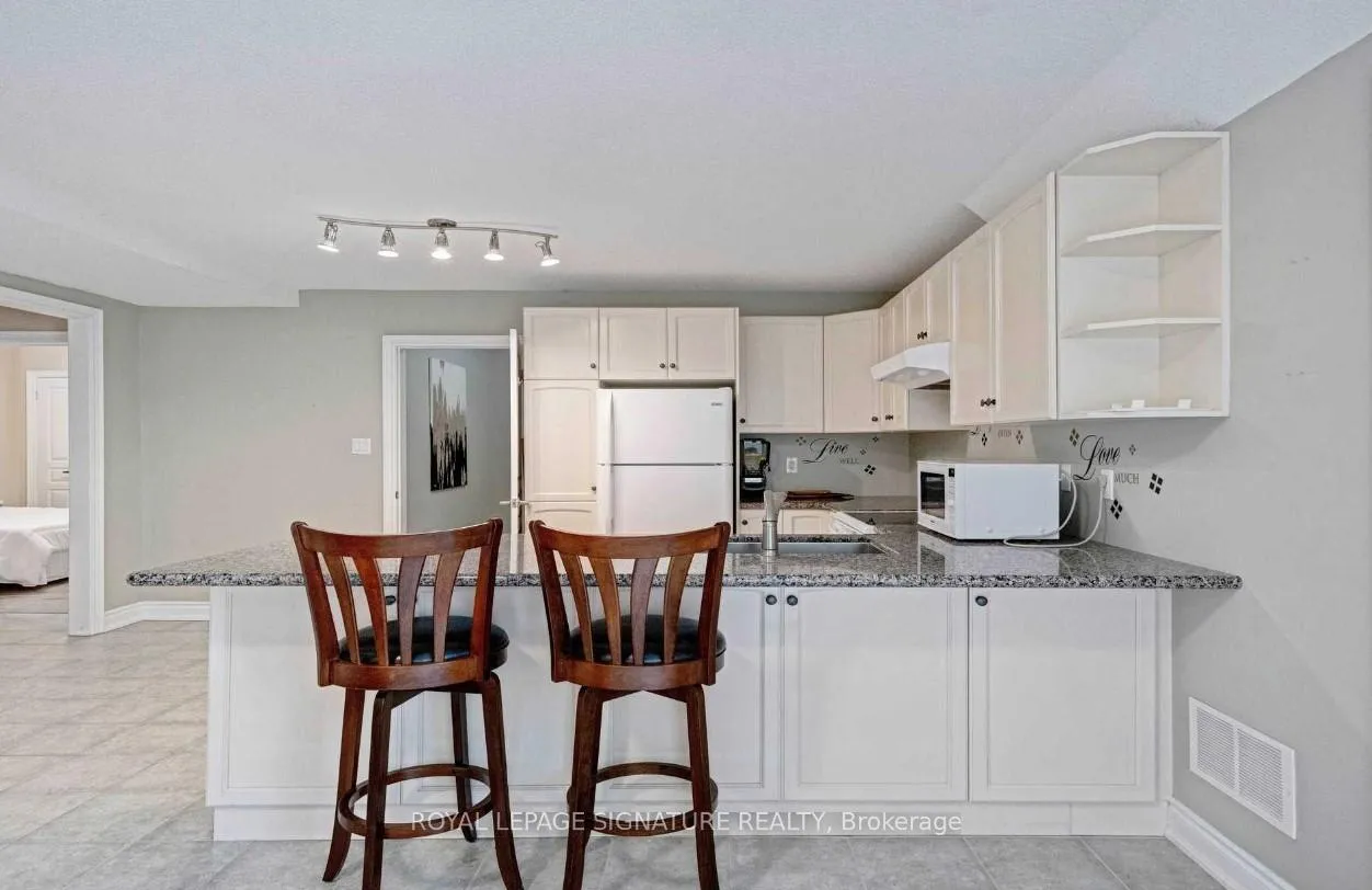 Photo 6 of 975 Fredonia Drive, Mississauga, Erindale — HOMEH