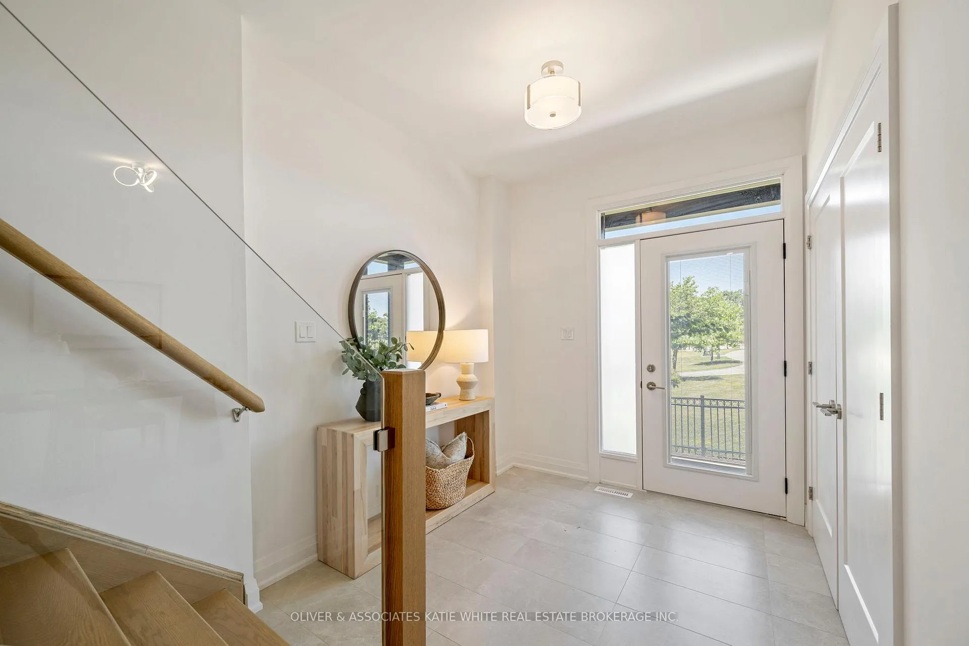 Photo 4 of Unit 6, 231 Callaway Road, London, North R — HOMEH