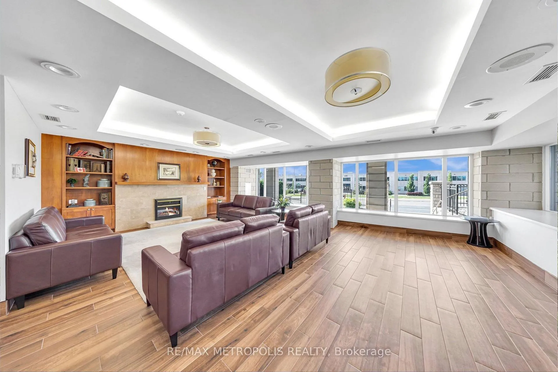 Photo 2 of Unit 216, 2500 Rutherford Road, Vaughan, Maple — HOMEH