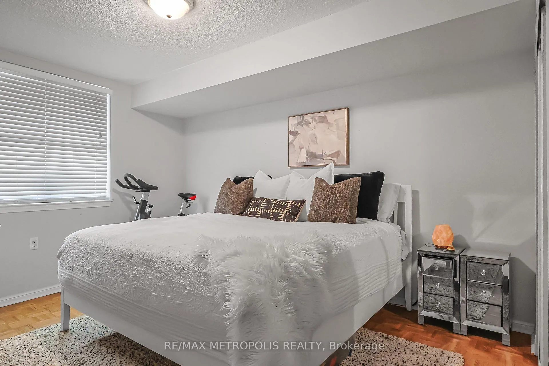 Photo 10 of Unit 216, 2500 Rutherford Road, Vaughan, Maple — HOMEH