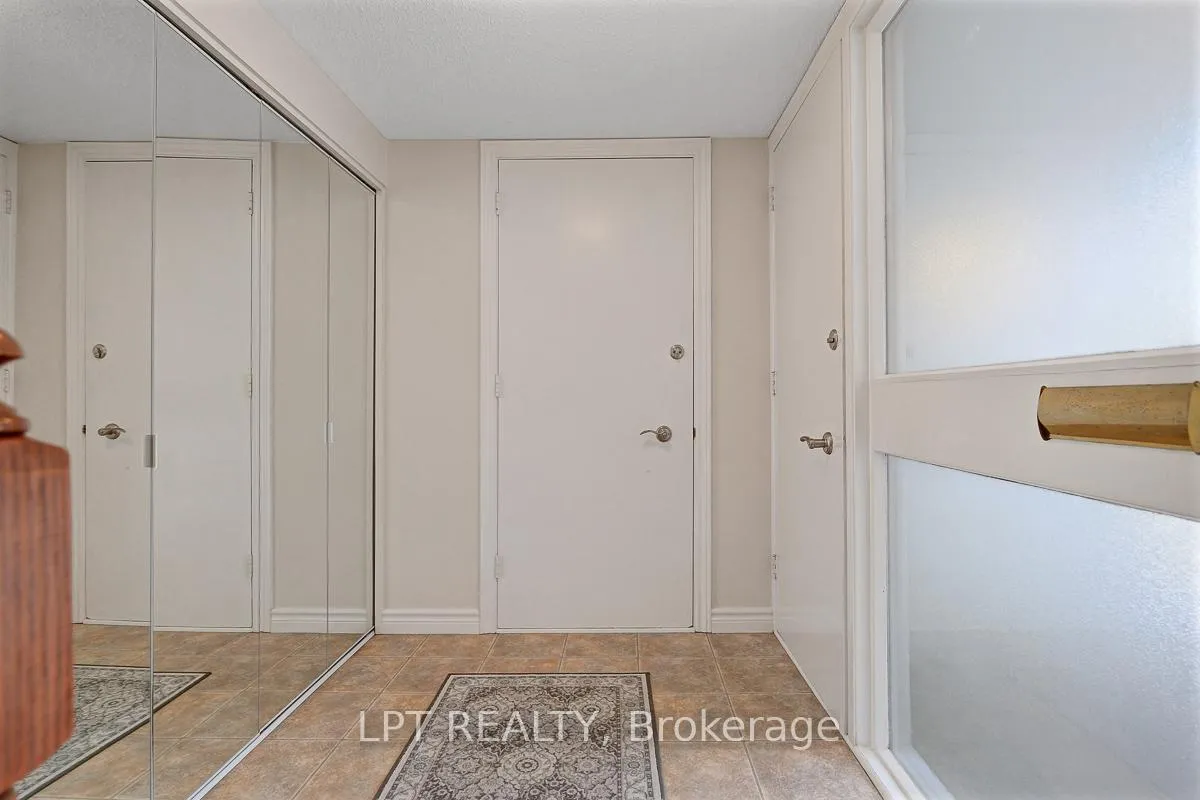 Photo 4 of 1772 Dunkirk Crescent, Ottawa, Playfair Park — HOMEH