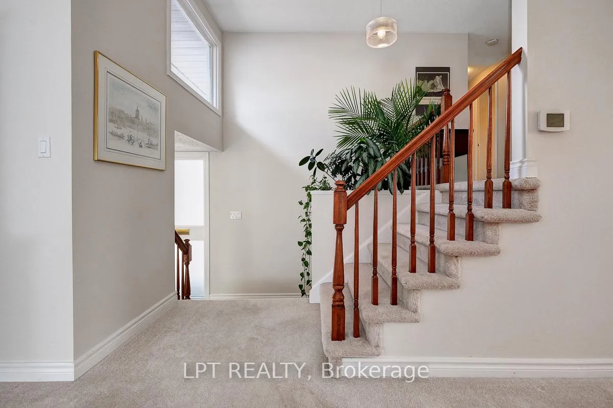 Photo 5 of 1772 Dunkirk Crescent, Ottawa, Playfair Park — HOMEH