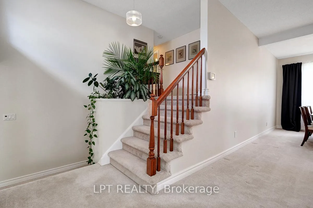 Photo 6 of 1772 Dunkirk Crescent, Ottawa, Playfair Park — HOMEH